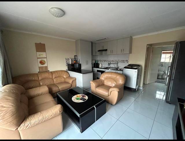 2 BEDROOM PROPERTY TO RENT IN KOSMOSDAL